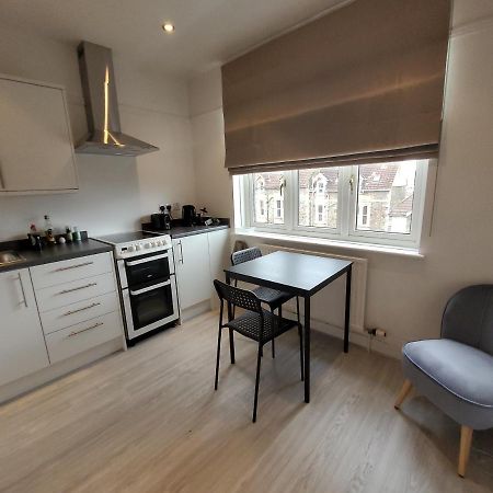 Quiet Terraced House Apartment Bristol Exterior photo